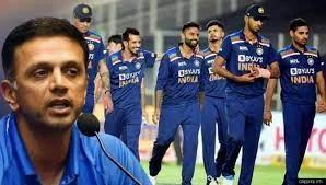 প্রথম একাদশ বাছাই নিয়ে চিন্তায় দ্রাবিড়