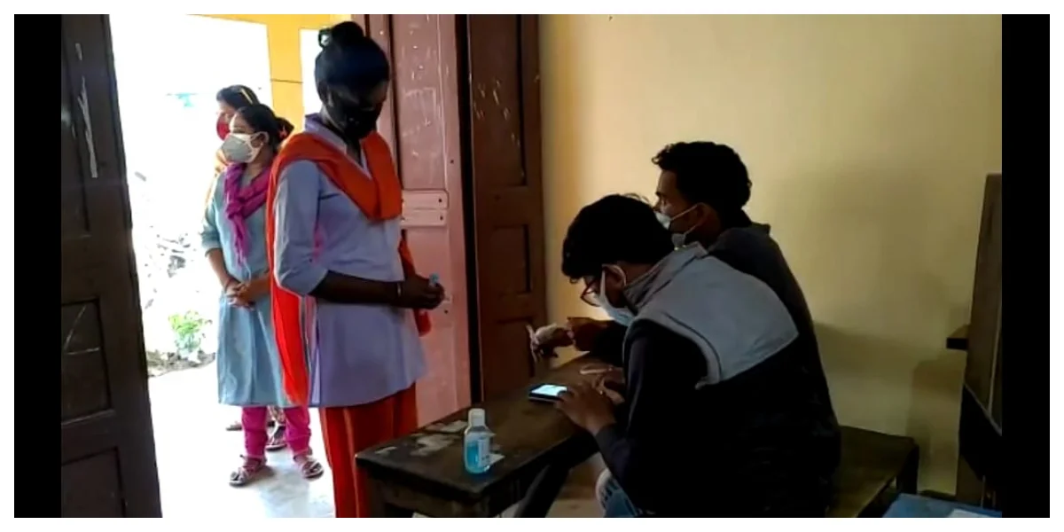 বীরভূমের এক স্কুলে ফের করোনা আক্রান্ত শিক্ষক, আতঙ্কে পড়ুয়া থেকে অভিভাবকরা