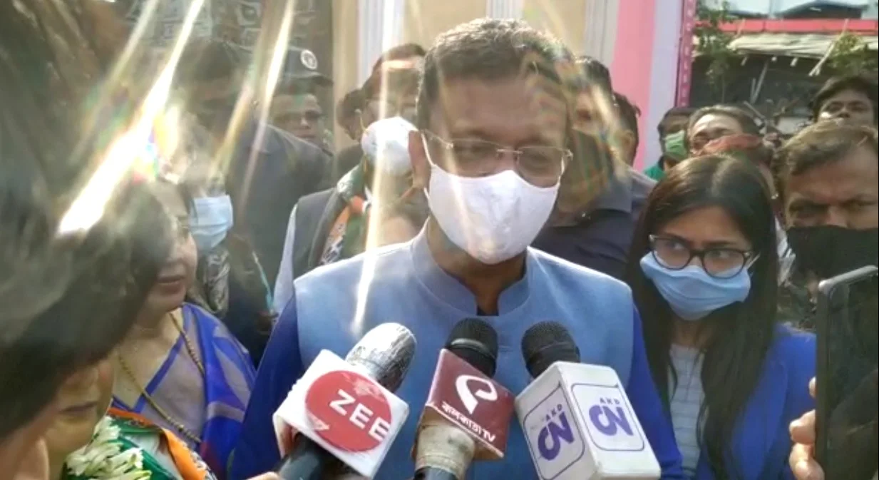 পুরভোটে জয়ের পরেই নিকাশি ব্যবস্থা ঢেলে সাজানোর বার্তা ফিরহাদের