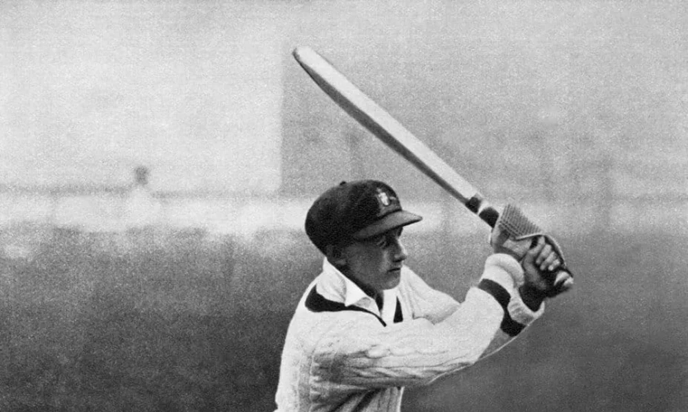 আকাশছোঁয়া দামে নিলামে উঠছে ব্র্যাডম্যানের ব্যাট