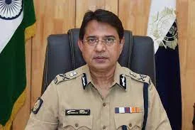 আয়োজিত হল 'কলকাতা ময়দান প্রতিযোগিতা', জয়ীদের পুরস্কার তুলে দিলেন কলকাতা পুলিশ কমিশনার সৌমেন মিত্র