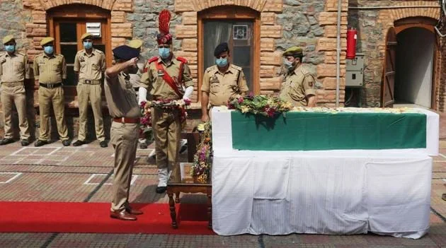 শ্রীনগরে পুলিশ বাসে জঙ্গিহানা,শহিদ তিন জওয়ান, বিস্তারিত তথ্য তলব মোদির
