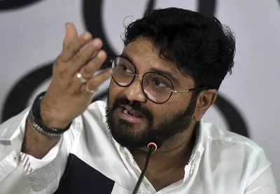 কেন্দ্র সস্তার রাজনীতি করছেঃ নেতাজির ট্যাবলো বাদ দেওয়া নিয়ে টুইটারে তোপ বাবুলের