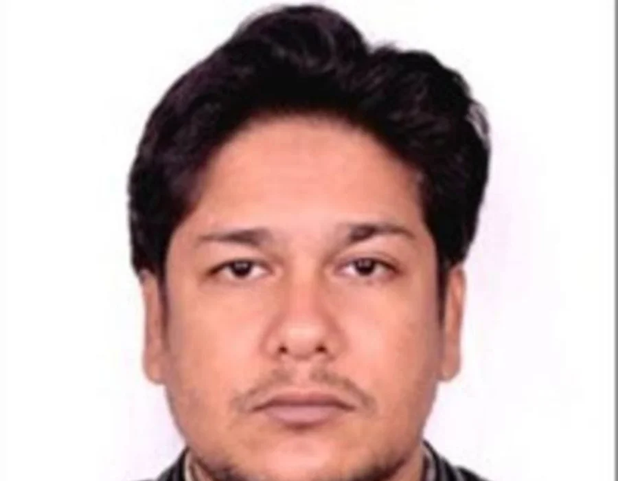 স্বল্প খরচে পরিবেশবান্ধব নির্মাণের দিশা দিয়ে পিএইচডি ডিগ্রি রামিজ রাজার