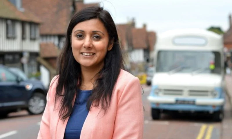 মুসলিম হওয়ায় ব্রিটেনে মন্ত্রী পদ খোয়ালেন নুসরাত গানি