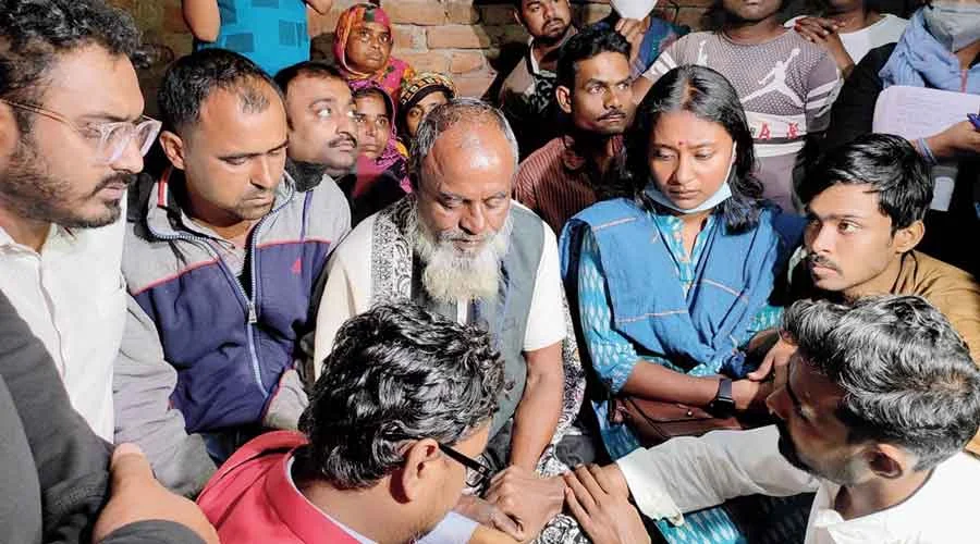 ঘটনার ৪৮ ঘন্টা পর উদ্ধার আনিস খানের মোবাইল! পুলিশকে ফোন দিতে নারাজ পরিবার