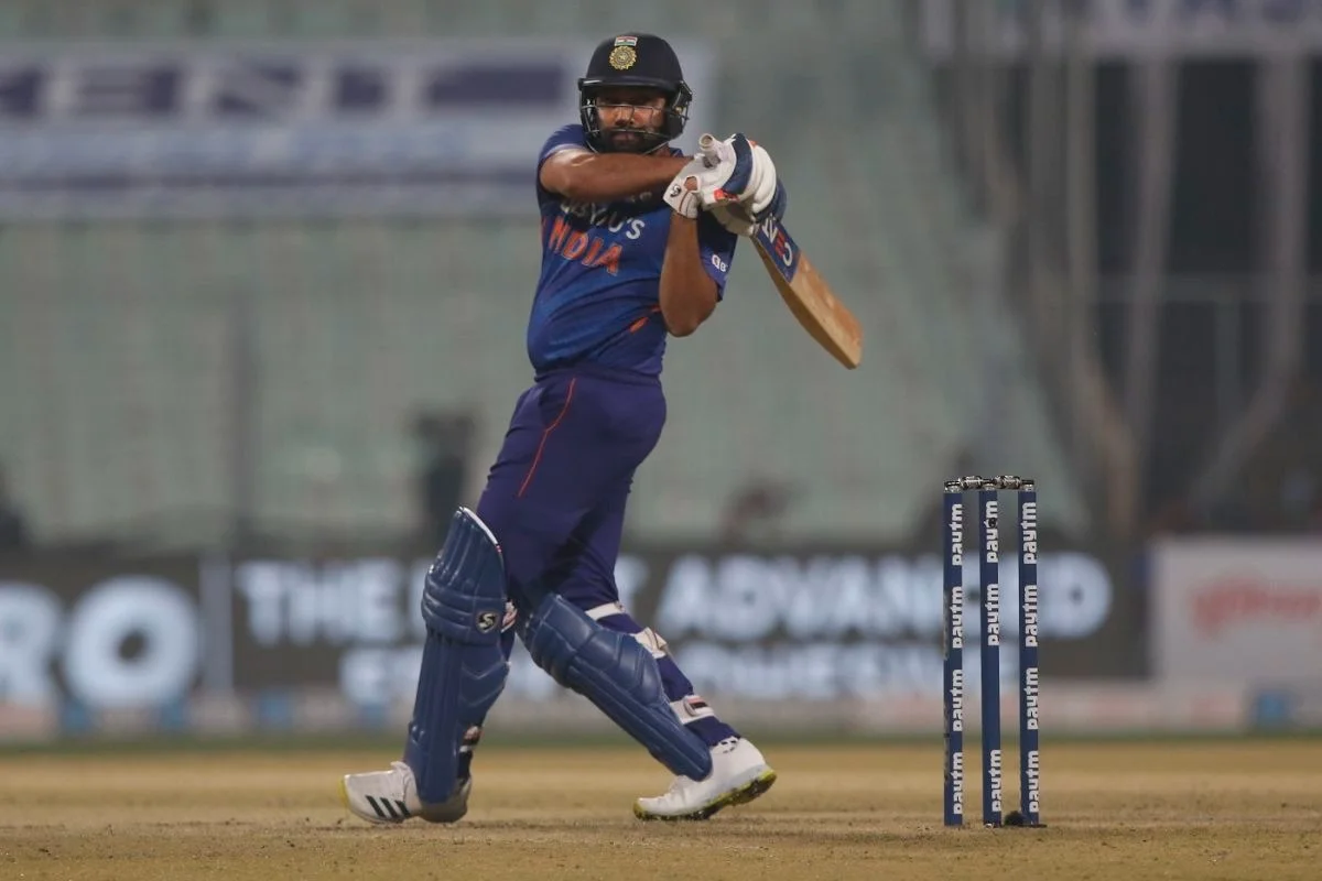 ইডেনে ক্যারিবিয়ান ঝড় থামিয়ে দিল রোহিতের ভারত