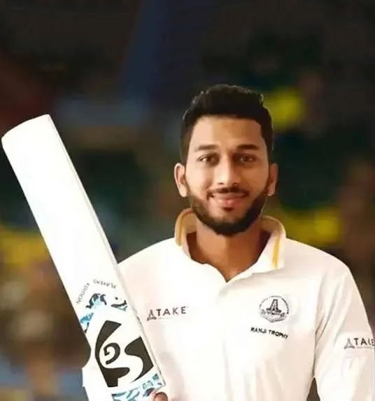 ব্যাট হাতে সেঞ্চুরি হাঁকিয়ে এবার জাত চেনালেন শাহরুখ