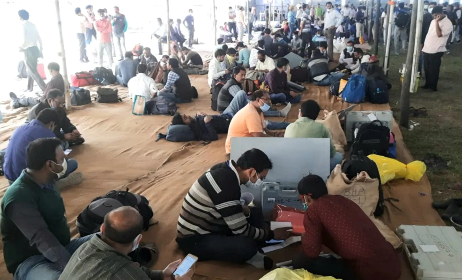 রাত পোহালেই  রাজ্যের ১০৮ পুরসভায় ভোট,থাকছে ৪৪ হাজারের বেশি পুলিশবাহিনী