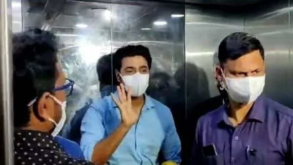 গরু পাচার কাণ্ডে নিজাম প্যালেসে হাজিরা দিলেন দেব