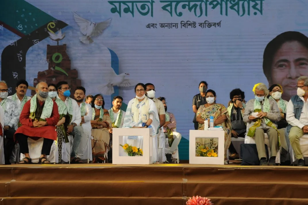 শহিদ বেদিতে শ্রদ্ধা জানিয়ে, আন্তর্জাতিক ভাষা দিবসে, বাংলা শিক্ষার ওপর জোর দেওয়ার আহ্বান মুখ্যমন্ত্রীর   