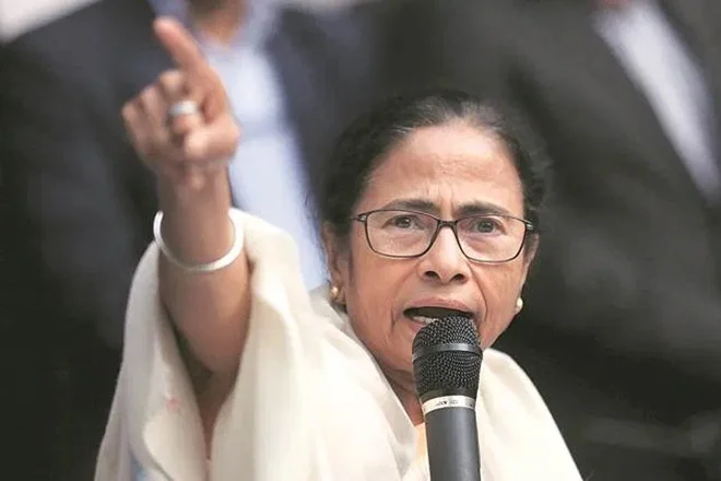 'বাংলায় বনধ হবে না',  নাম না করে শিলিগুড়িতে থেকে বিনয় তামাংদের কড়া হুঁশিয়ারি মমতার