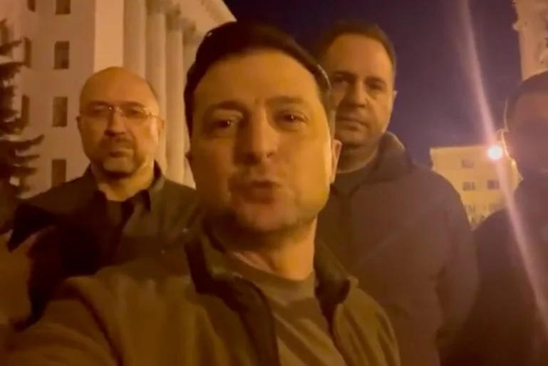 আত্মসমর্পণের প্রশ্ন নেই, জীবন দিয়ে মাতৃভূমিকে রক্ষা করবঃ ইউক্রেন প্রেসিডেন্ট