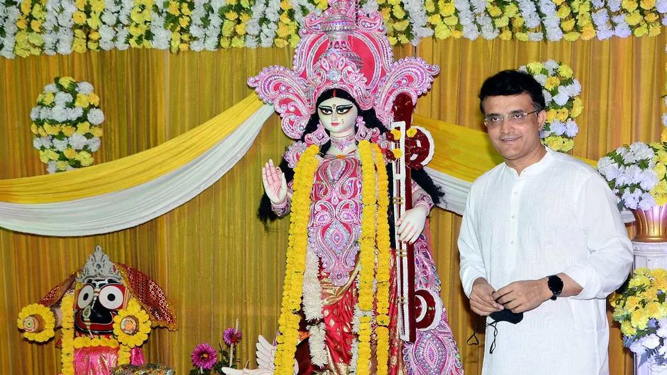 বাণীবন্দনায় মাতলেন সৌরভ,ডোনার নাচের স্কুলে দিলেন অঞ্জলিও