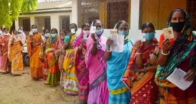 বিক্ষিপ্ত ঘটনার মধ্যেই চলছে চার পুরনিগমের ভোটগ্রহণ, উত্তেজনা আসানসোল, বিধাননগরে  