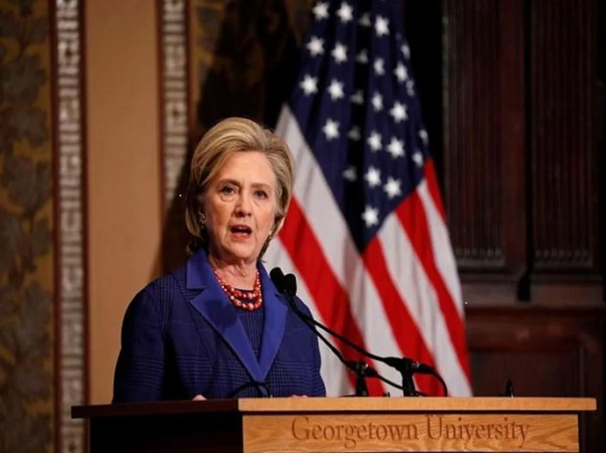 করোনায় আক্রান্ত মার্কিন প্রেস সচিব হিলারি