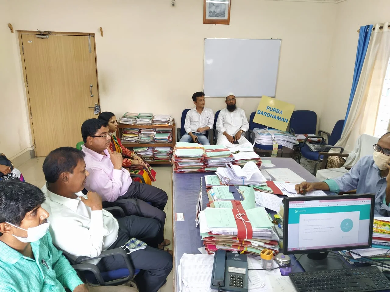 জেলা বিদ্যালয় পরিদর্শককের গাফিলতিতে  বকেয়া টাকা না পাওয়ায়  সমিতির ডেপুটেশন