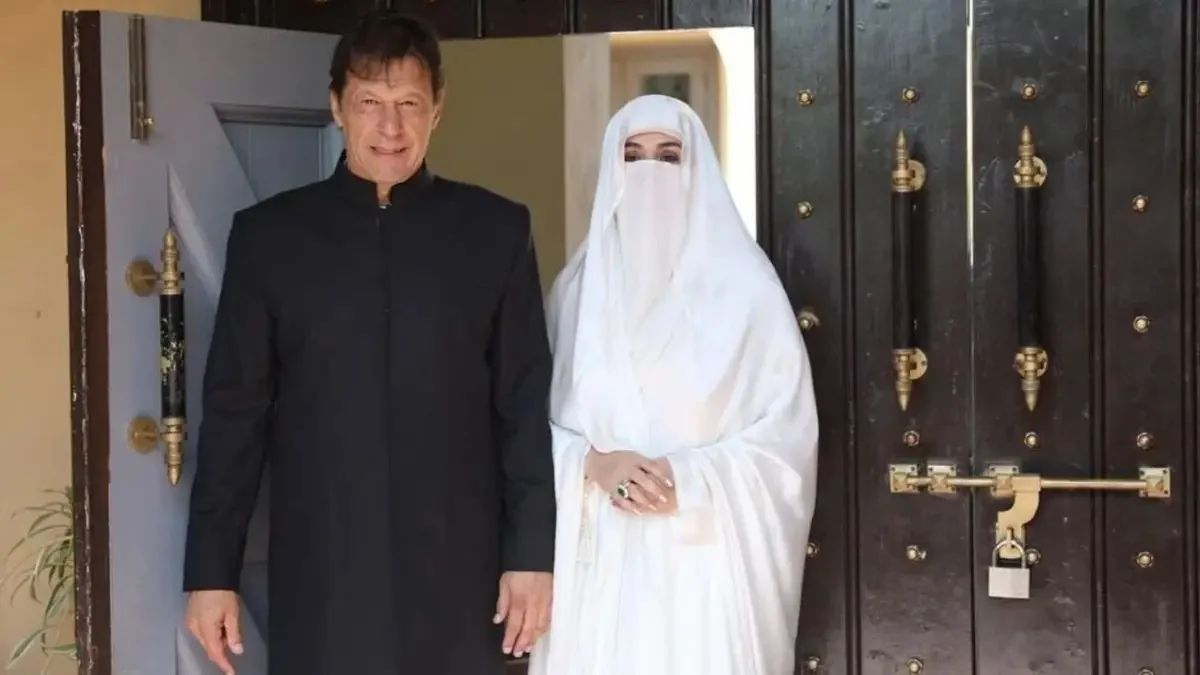 অনাস্থা ভোটের আগে বিপাকে ইমরান খান