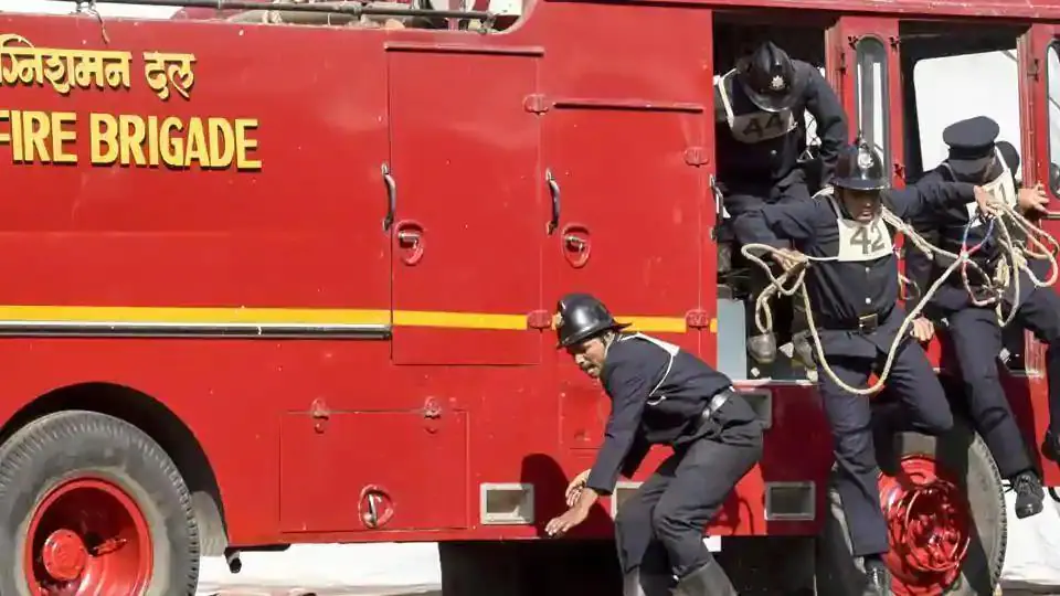 কসবার বহুতলে আগুন, তীব্র আতঙ্ক