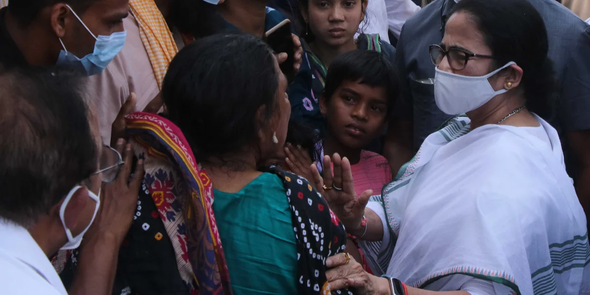 বগটুইয়ের স্বজনহারাদের পাশে দাঁড়িয়ে নিহতদের পরিবার পিছু ৫ লক্ষ, বাড়ি তৈরি সহ একগুচ্ছ ক্ষতিপূরণের ঘোষণা মুখ্যমন্ত্রীর