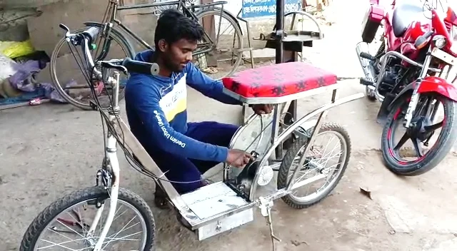 ব্যাটারিচালিত সাইকেল তৈরি করে তাক লাগিয়েছেন ভরতপুরের দীপঙ্কর