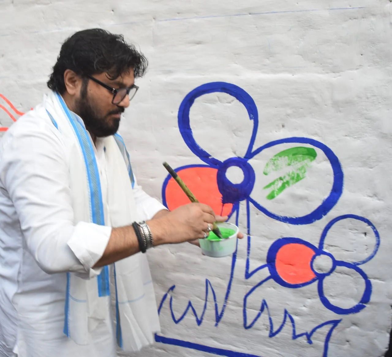 'অন্যায়ভাবে মন্ত্রিত্ব থেকে বাদ দেওয়ায় বিজেপি ছেড়েছি,' 'দিদির প্রতি আমি কৃতজ্ঞ,'  প্রচারে নেমেই সরব বাবুল  