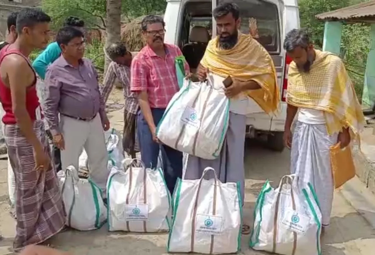 মুখ্যমন্ত্রীর আশ্বাসেই ভরসা মিলেছে, গ্রামে ফিরছে বগটুই গ্রামের ঘরছাড়ারা