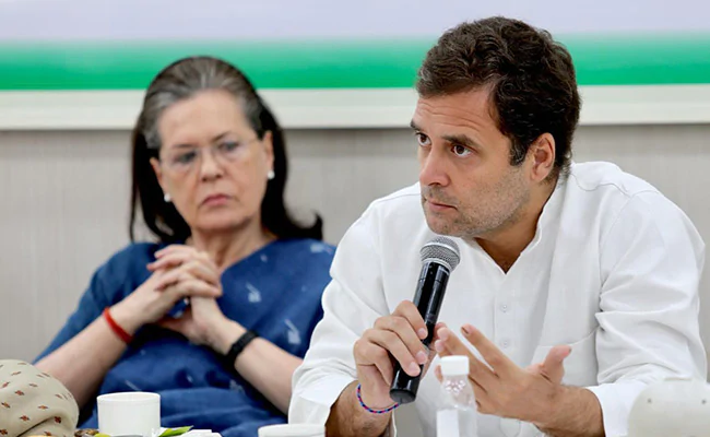 নেতৃত্ব থেকে পদত্যাগ করবে গান্ধী পরিবার!