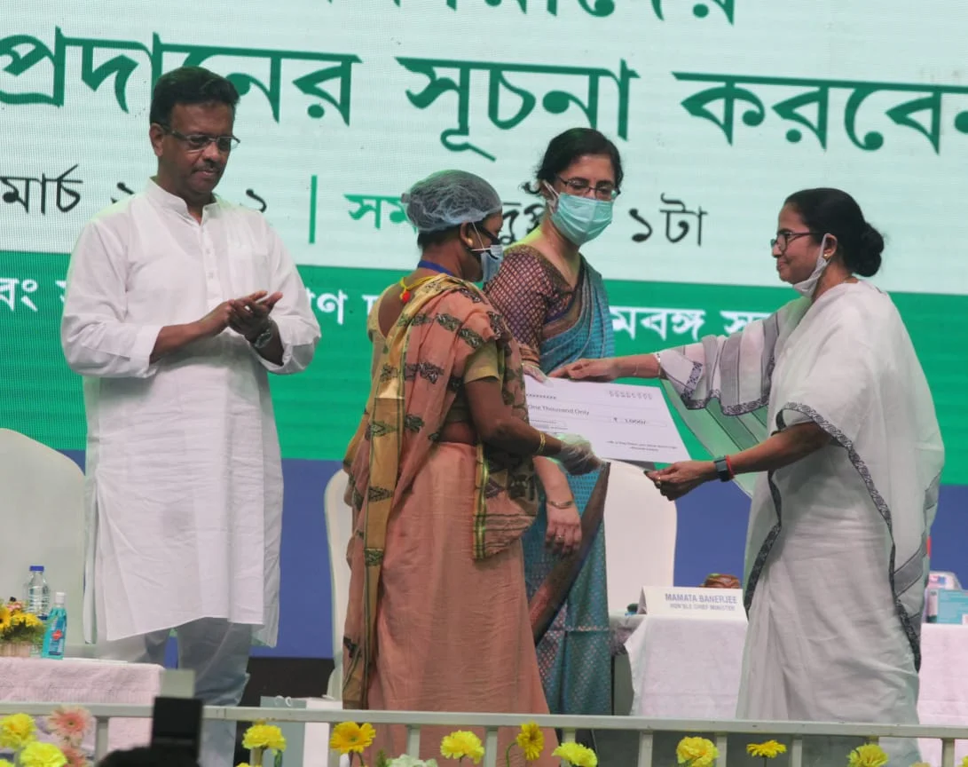 ল্যাংচা খেয়ে বগটুই গ্রামে যাচ্ছেন বিজেপি সদস্যরা, তীব্র ধিক্কার মুখ্যমন্ত্রীর