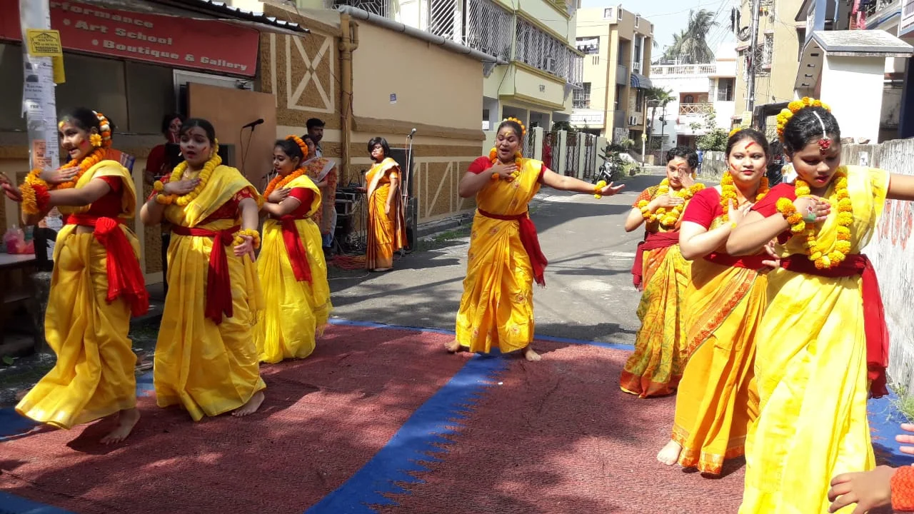 আজ দোল পূর্ণিমায় বসন্ত উৎসবের মধ্য দিয়ে কবিগুরুকে স্মরণ