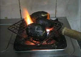 চড়ছে পারদ, স্বাদ বদলাতে বানিয়ে ফেলুন আম পোড়া!<div class=