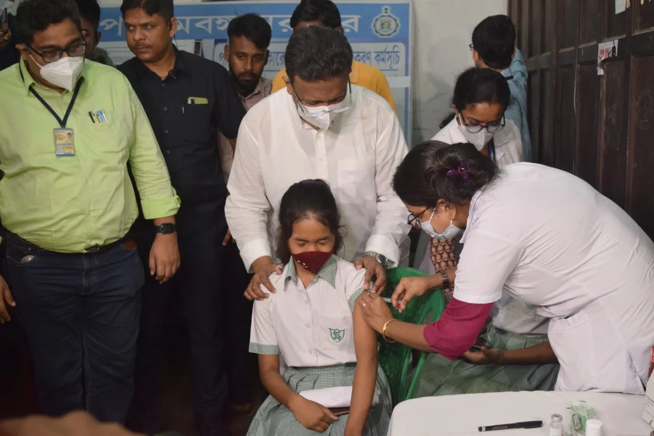 রাজ্যে আজ থেকে শুরু হল ১২-১৪ বছর বয়সীদের টিকাকরণ