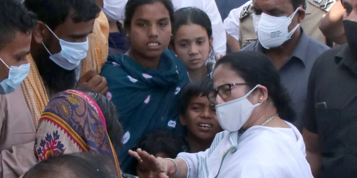 বগটুইয়ের স্বজনহারাদের পাশে দাঁড়িয়ে নিহতদের পরিবার পিছু ৫ লক্ষ, বাড়ি তৈরি সহ একগুচ্ছ ক্ষতিপূরণের ঘোষণা মুখ্যমন্ত্রীর