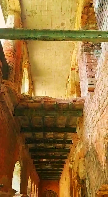 হানাবাড়ির গল্প শুনতে চান, তবে আপনাকে পড়তে হবেই