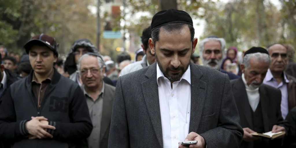 মোসাদের ঘাঁটিতে হামলার প্রতি পূর্ণ  সমর্থন ইরানের ইহুদি সম্প্রদায়ের