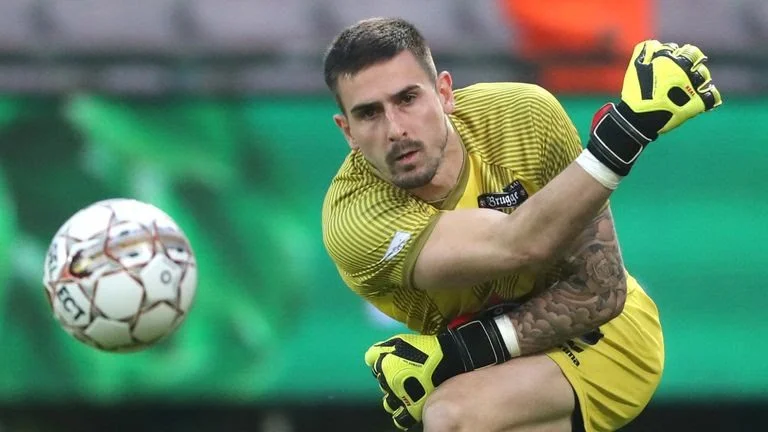 মাত্র  ২৮ বছর বয়সে  না ফেরার দেশে  বেলজিয়ান গোলরক্ষক মিগুয়েল ভ্যান ড্যামে