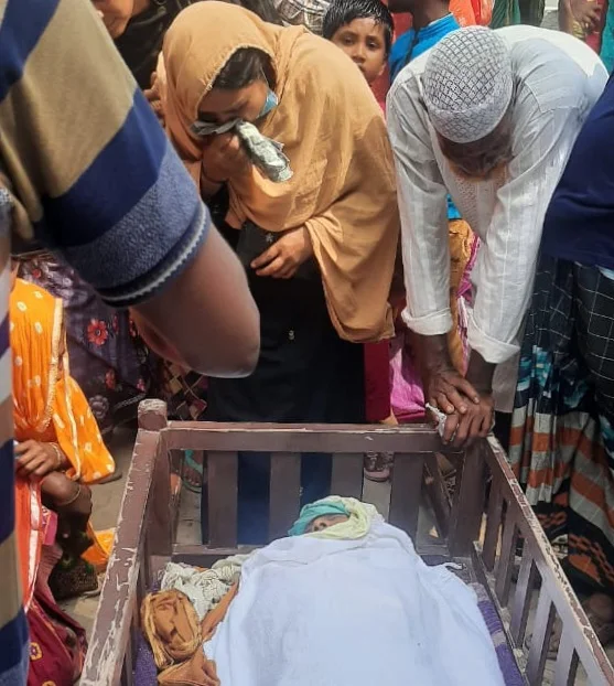 বিএসএফ ও বিজিবি-র তৎপরতায় নদিয়ায় মাকে শেষ দেখা দেখতে পারলেন বাংলাদেশের দুই মেয়ে