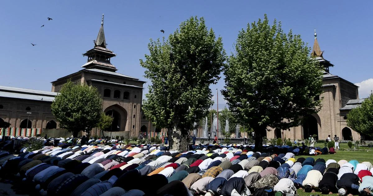 সরকারি নির্দেশে রমযান মাসের শেষ জুম্মায় বন্ধ হল শ্রীনগরের জামিয়া মসজিদ, মিলল না নামাযের অনুমতি