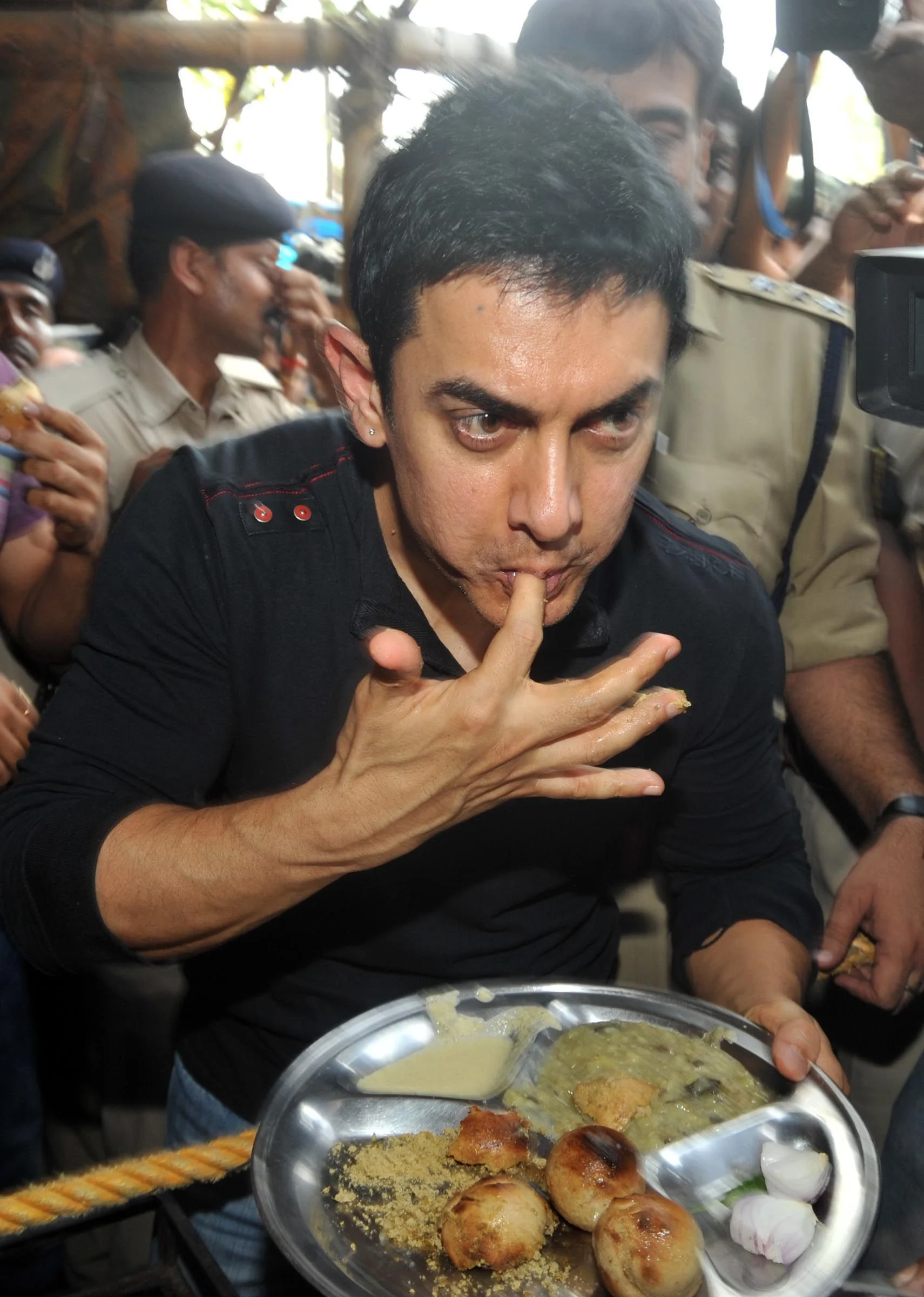 বলিউডের তিন খান, সলমন, শাহরুখ, আমিরের বিরিয়ানি প্রেমের কথা জানতে হলে পড়তে হবেই