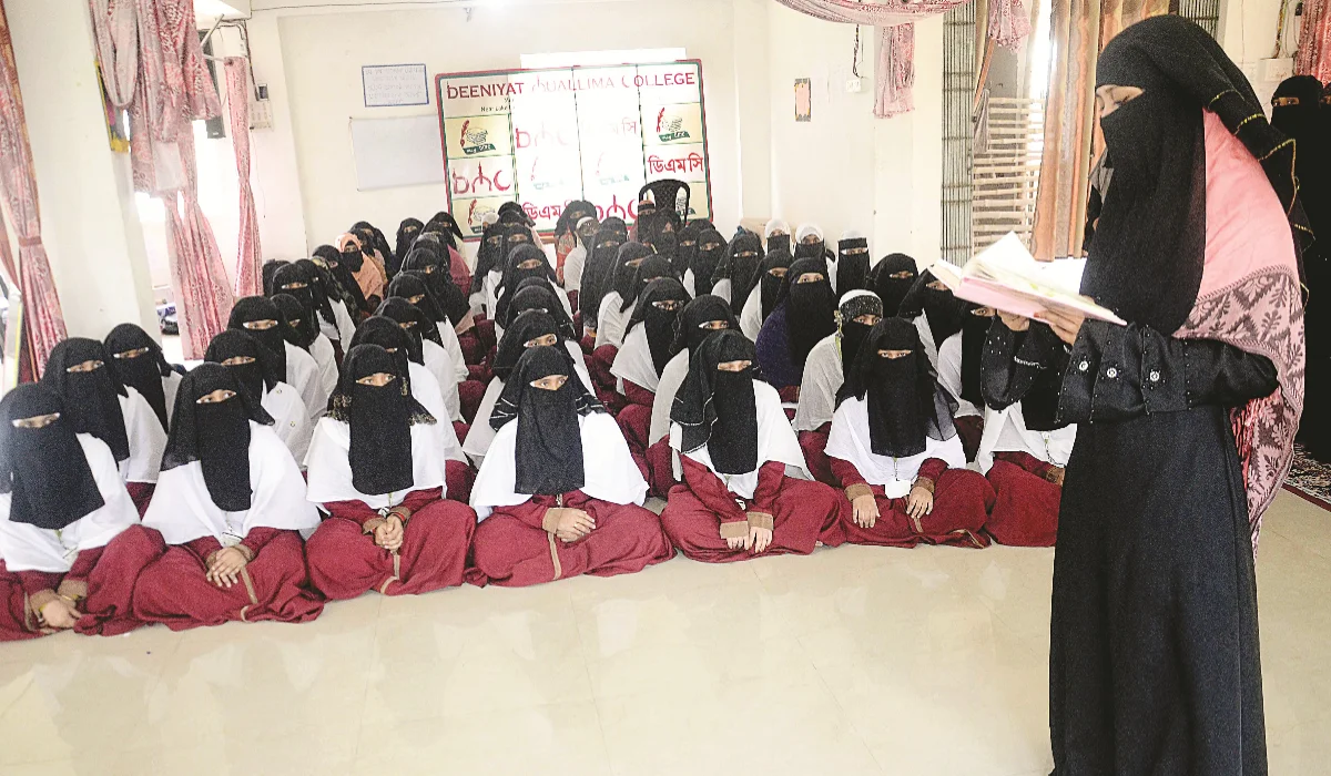 নতুন আশা দেখাচ্ছে দ্বীনিয়াত মুয়াল্লিমা কলেজ