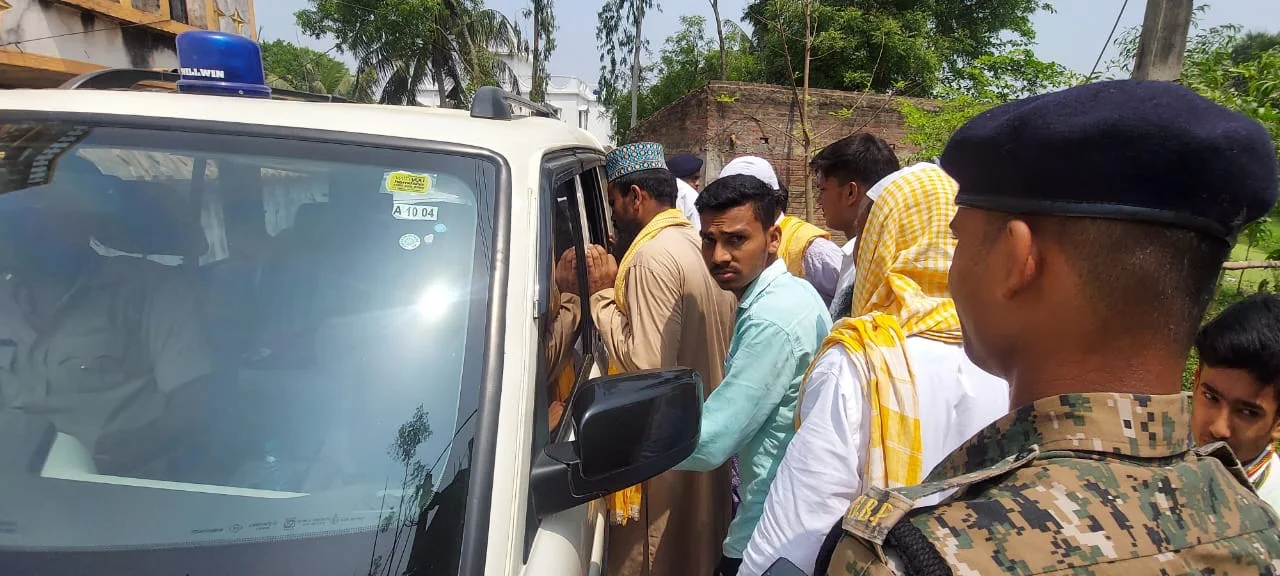 বগটুই কাণ্ডে আক্রান্তদের জুম্মার নামায আদায়ের ব্যবস্থা করল প্রশাসন  