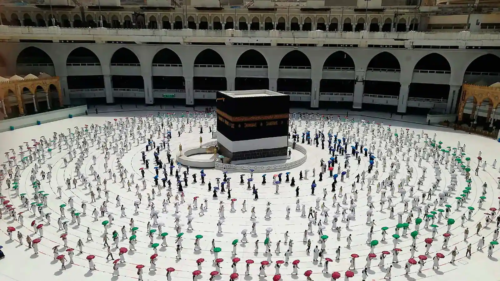 দু’বছর নিয়ন্ত্রণের পর এবার দশ লাখ মানুষকে হজের অনুমতি দেবে সৌদি আরব