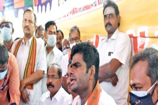 'হিন্দি ভাষা' নিয়ে বিদ্রোহে তামিলনাড়ুর বিজেপি নেতারা, জনগণের ওপর হিন্দি চাপিয়ে দেওয়াকে মেনে নেওয়া হবে না