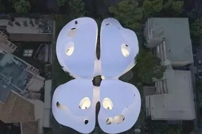 ৫২ কোটি টাকায় বিক্রি হল গ্রীসের আশ্চর্য দেওয়ালবিহীন বাড়ি