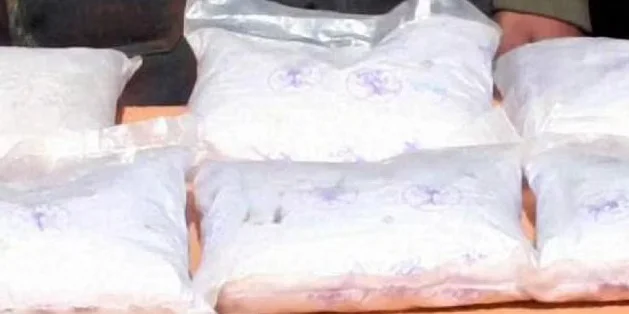 গুজরাটের কান্দলা বন্দর থেকে বিপুল পরিমাণ মাদক আটক, ধৃত ১