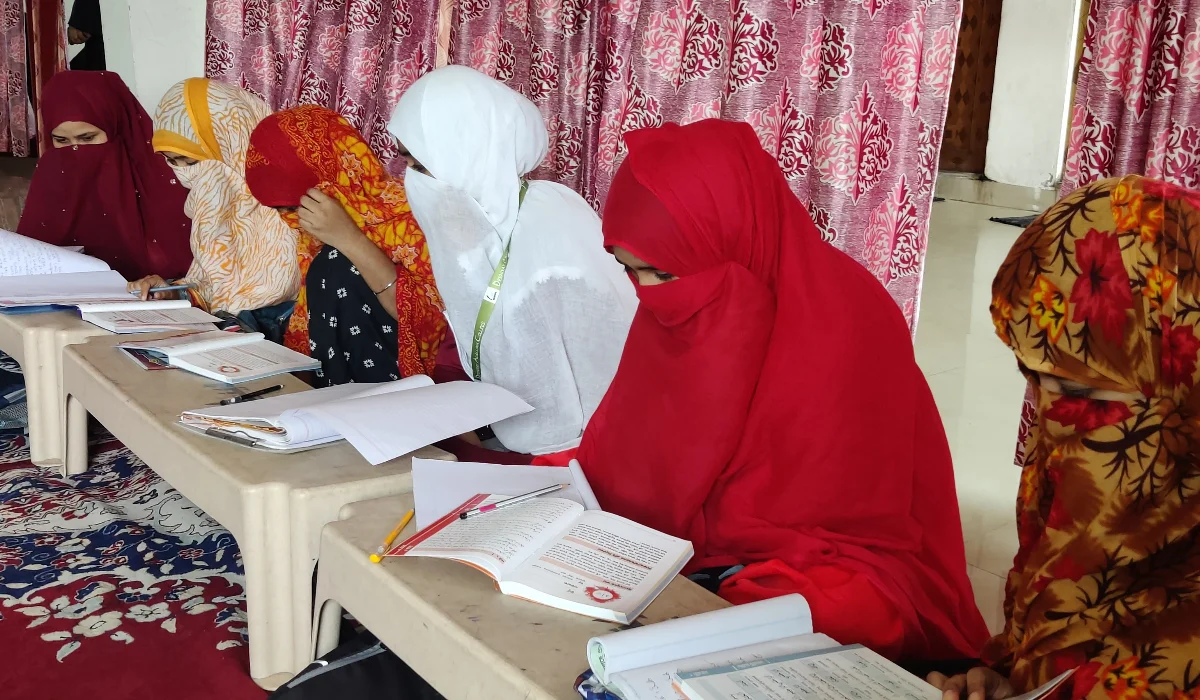 নতুন আশা দেখাচ্ছে দ্বীনিয়াত মুয়াল্লিমা কলেজ