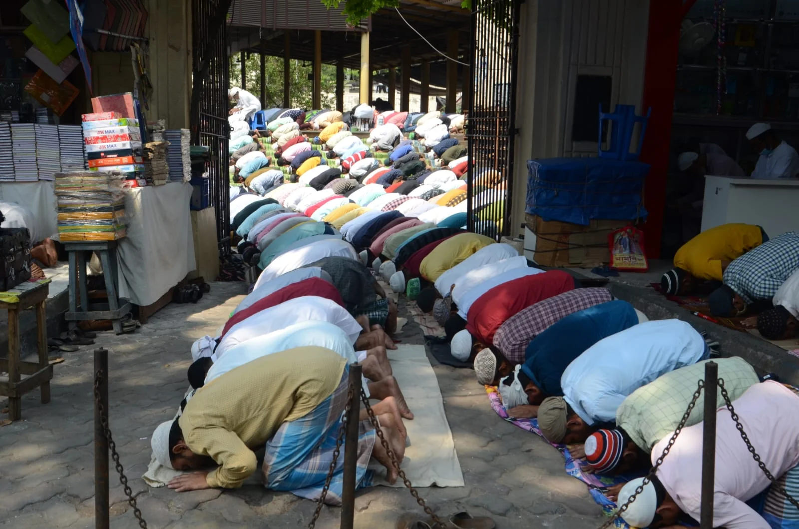 ধর্মতলায় টিপু সুলতান মসজিদে প্রথম জুম্মার নামায