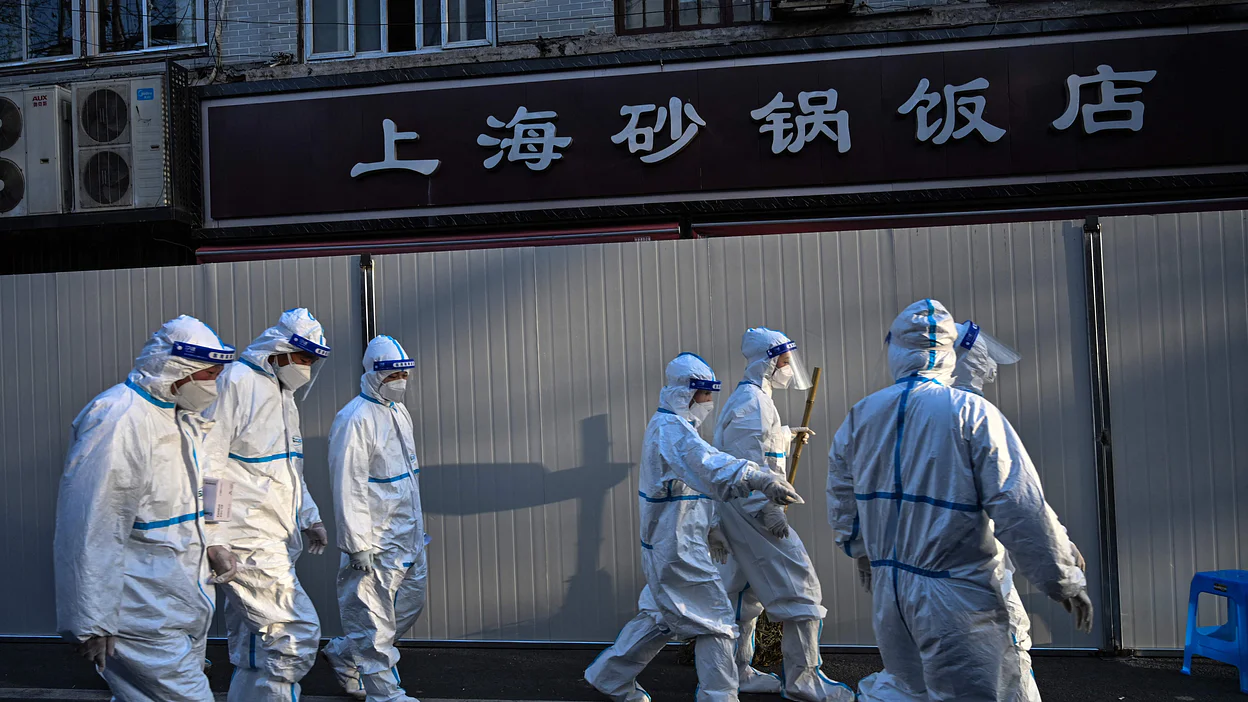 করোনা  ভীতি: দূতাবাস কর্মীদের সাংহাই ত্যাগের নির্দেশ যুক্তরাষ্ট্রের  !