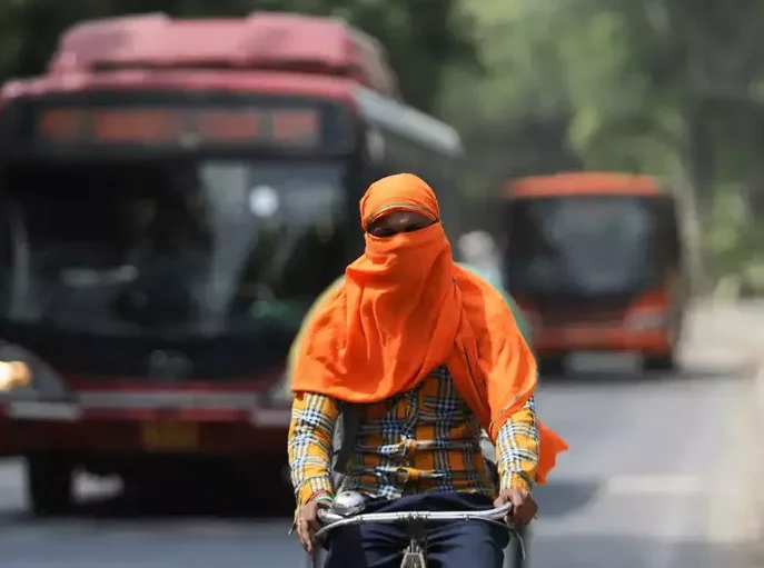 ভেঙে দিল গত ১২ বছরের রের্কড, দিল্লিতে ৪৩ ডিগ্রি ছাড়াল তাপমাত্রা  