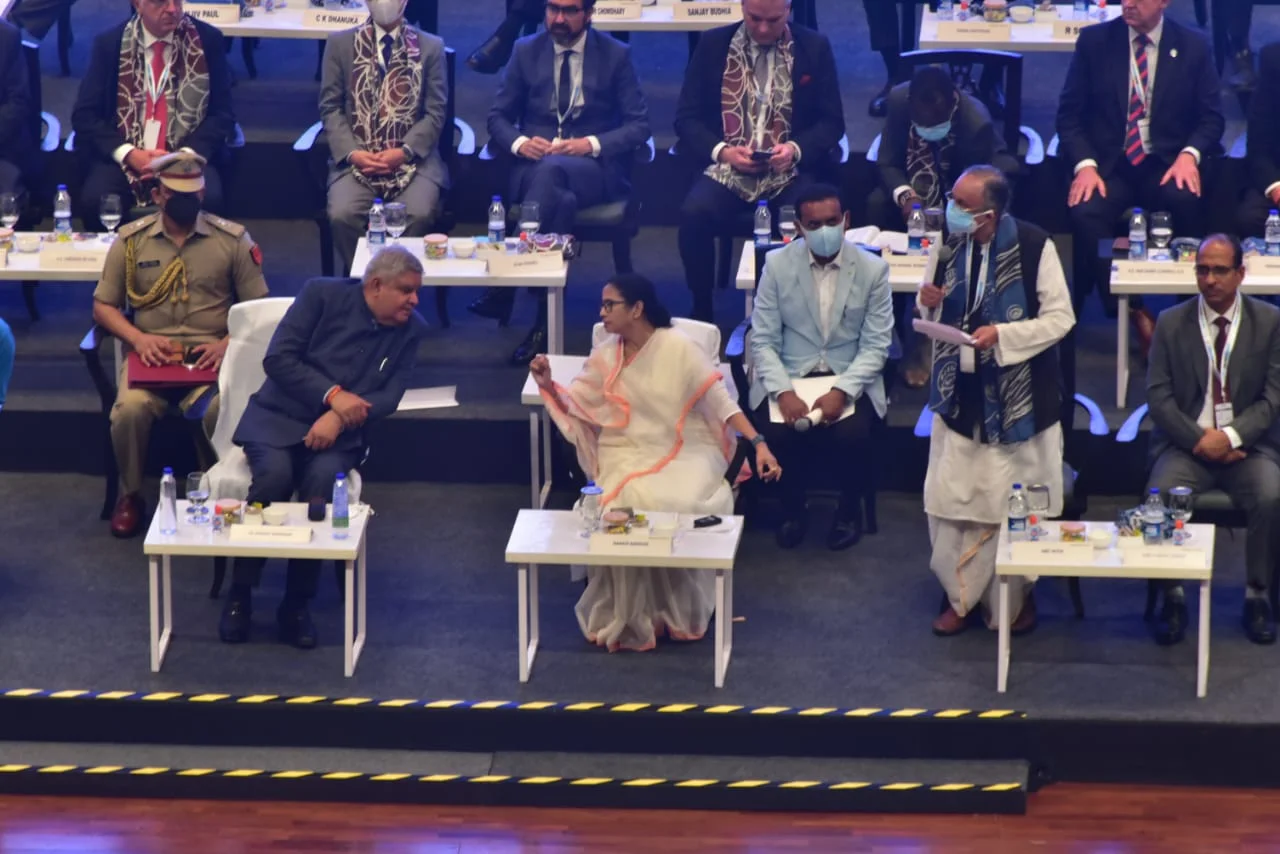 'লক্ষ্য কর্ম সংস্থান, কৃষি-শিল্প দুই ক্ষেত্রেই হাসি ফোটাতে চাই' বিশ্ব বাণিজ্য সম্মেলন থেকে বার্তা  মুখ্যমন্ত্রী মমতা বন্দ্যোপাধ্যায়ের